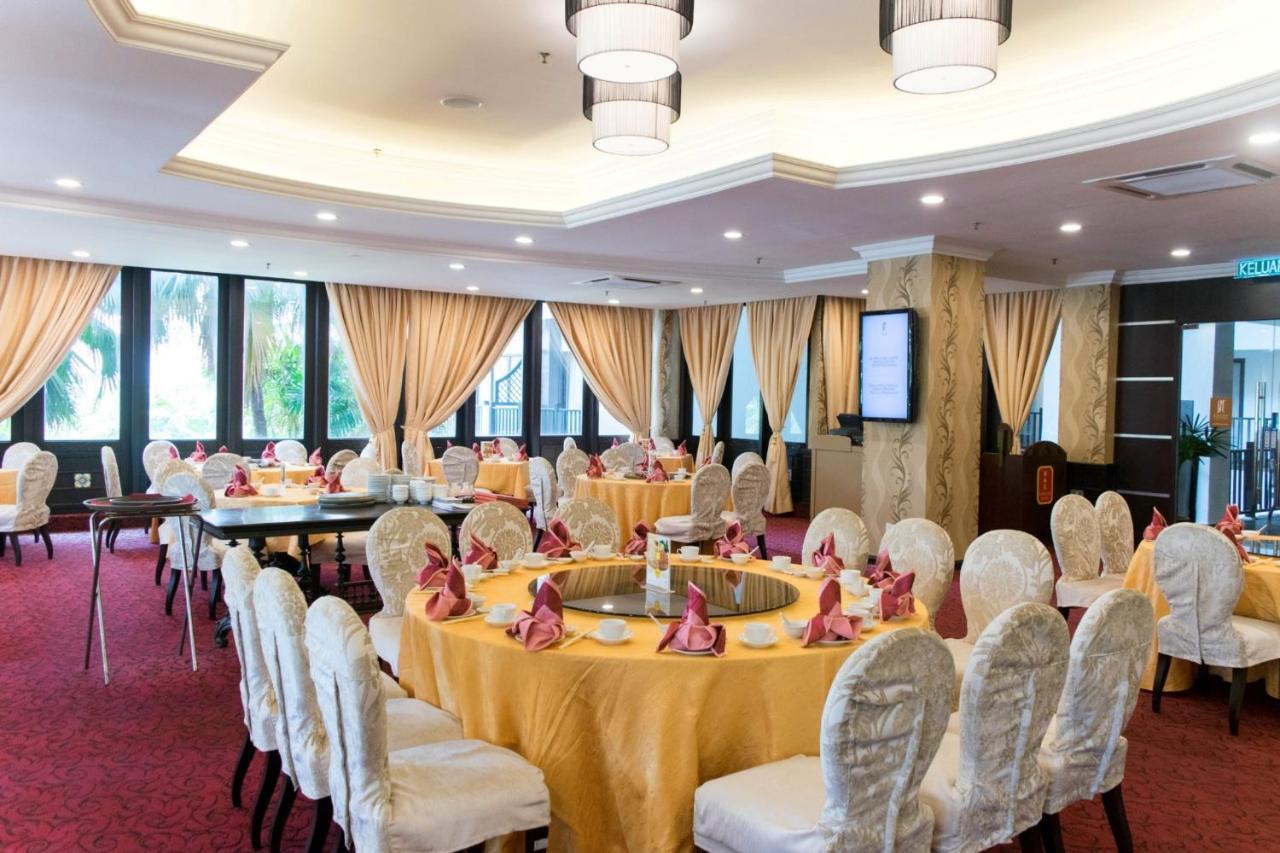 Mines Beach Resort Hotel Seri Kembangan Exterior foto