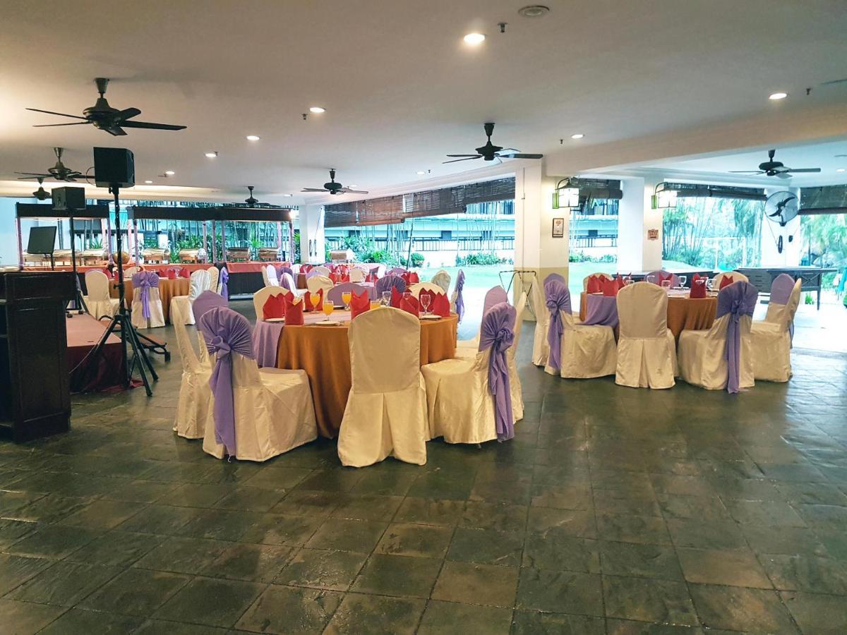 Mines Beach Resort Hotel Seri Kembangan Exterior foto