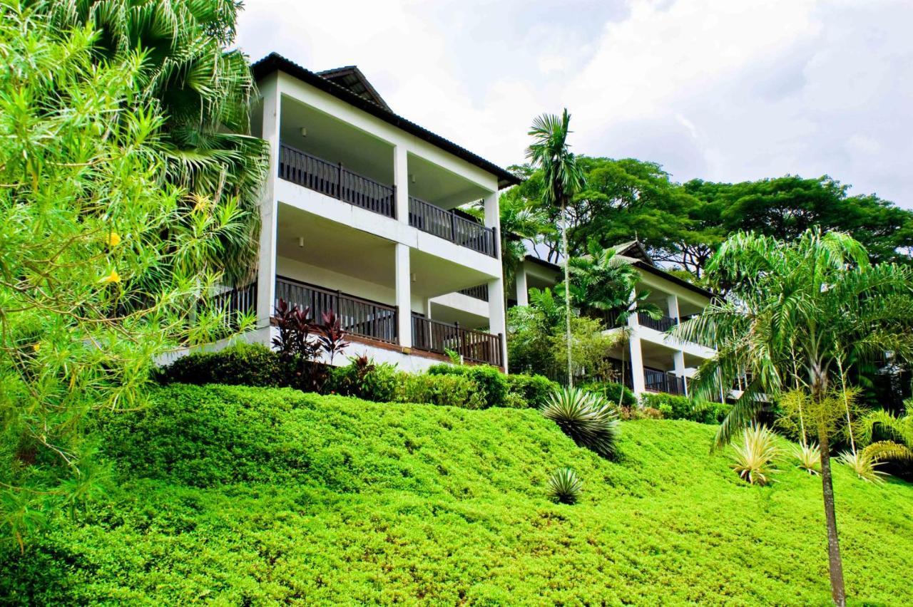 Mines Beach Resort Hotel Seri Kembangan Exterior foto