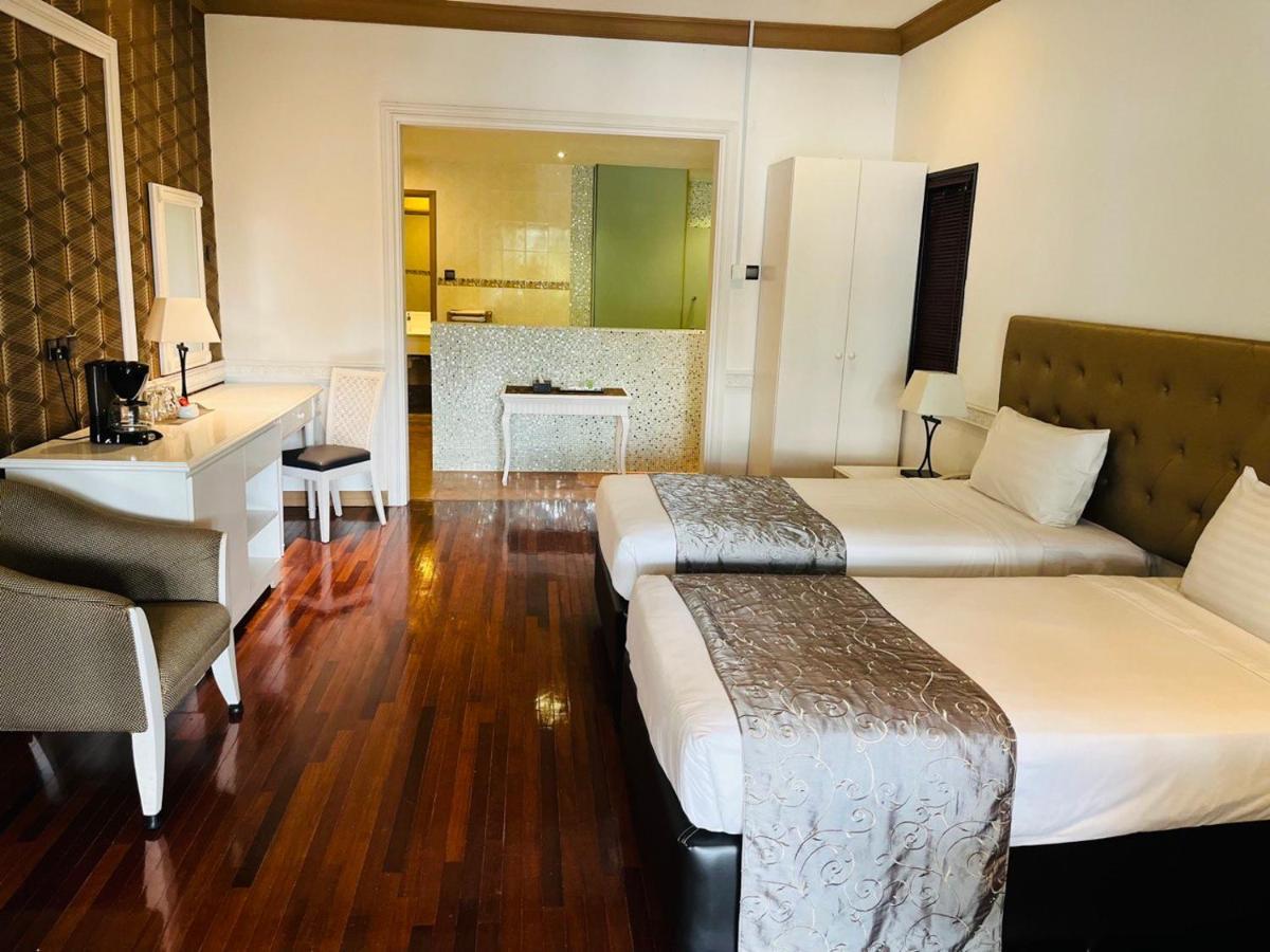 Mines Beach Resort Hotel Seri Kembangan Exterior foto