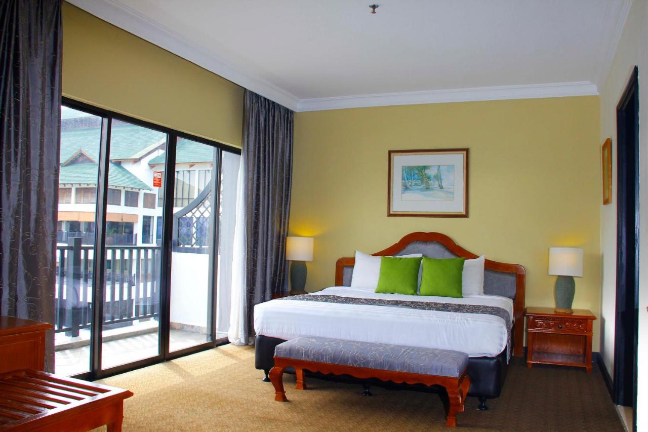 Mines Beach Resort Hotel Seri Kembangan Exterior foto
